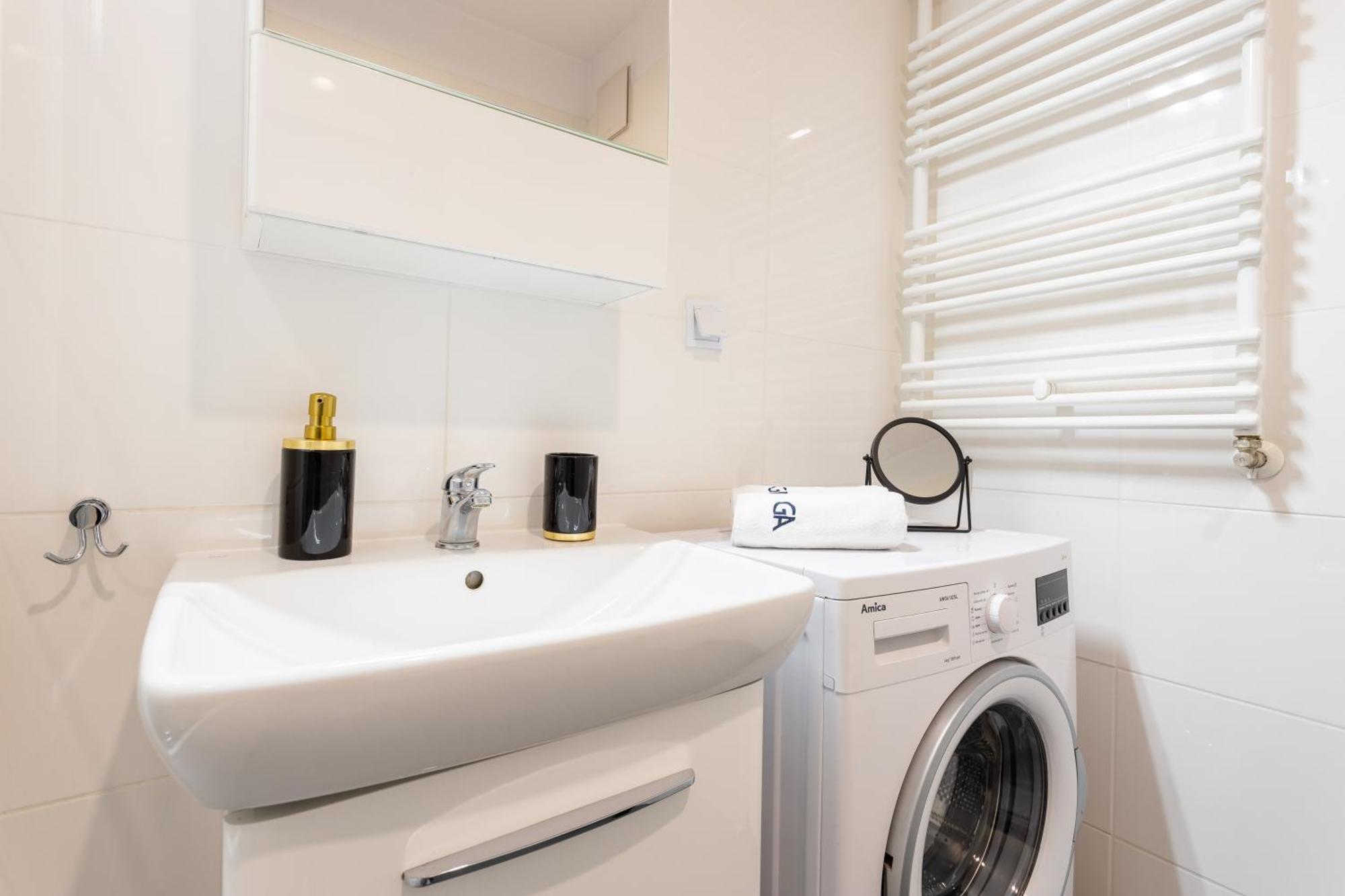 Urban Chic - Pereca - Rondo Onz - Luxury Warsaw Stays - 14 People Buitenkant foto