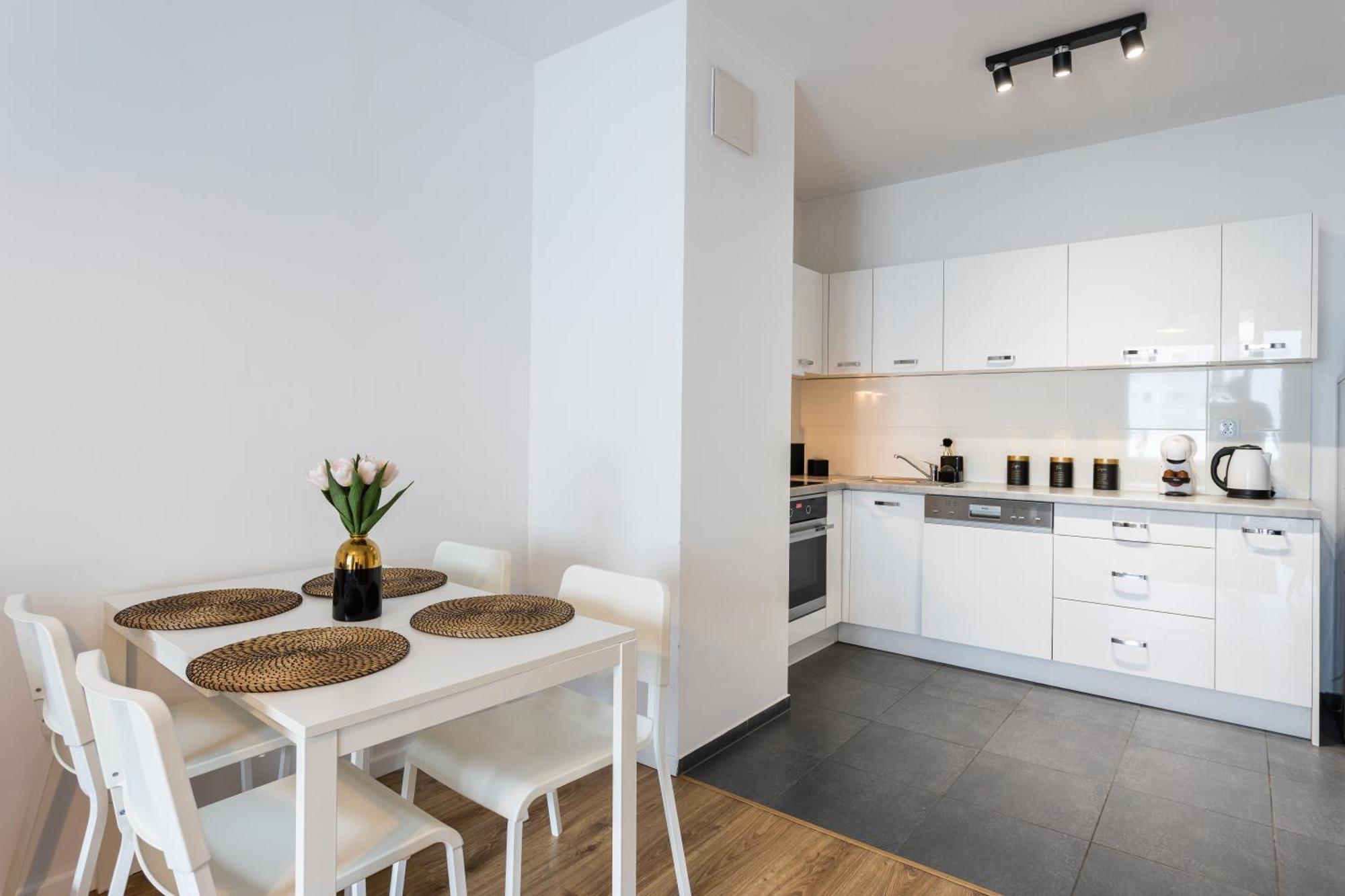 Urban Chic - Pereca - Rondo Onz - Luxury Warsaw Stays - 14 People Buitenkant foto